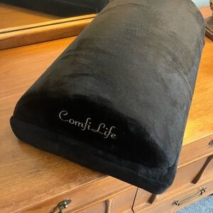 ComfiLife Adjustable Footrest for Work from Home